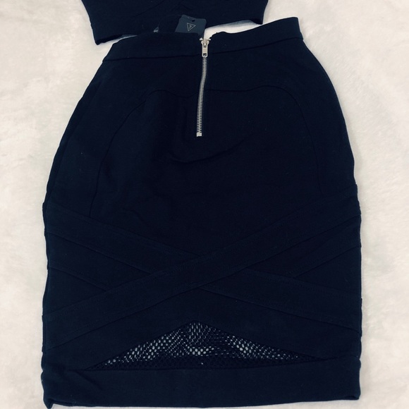 Guess set - Picture 3 of 3